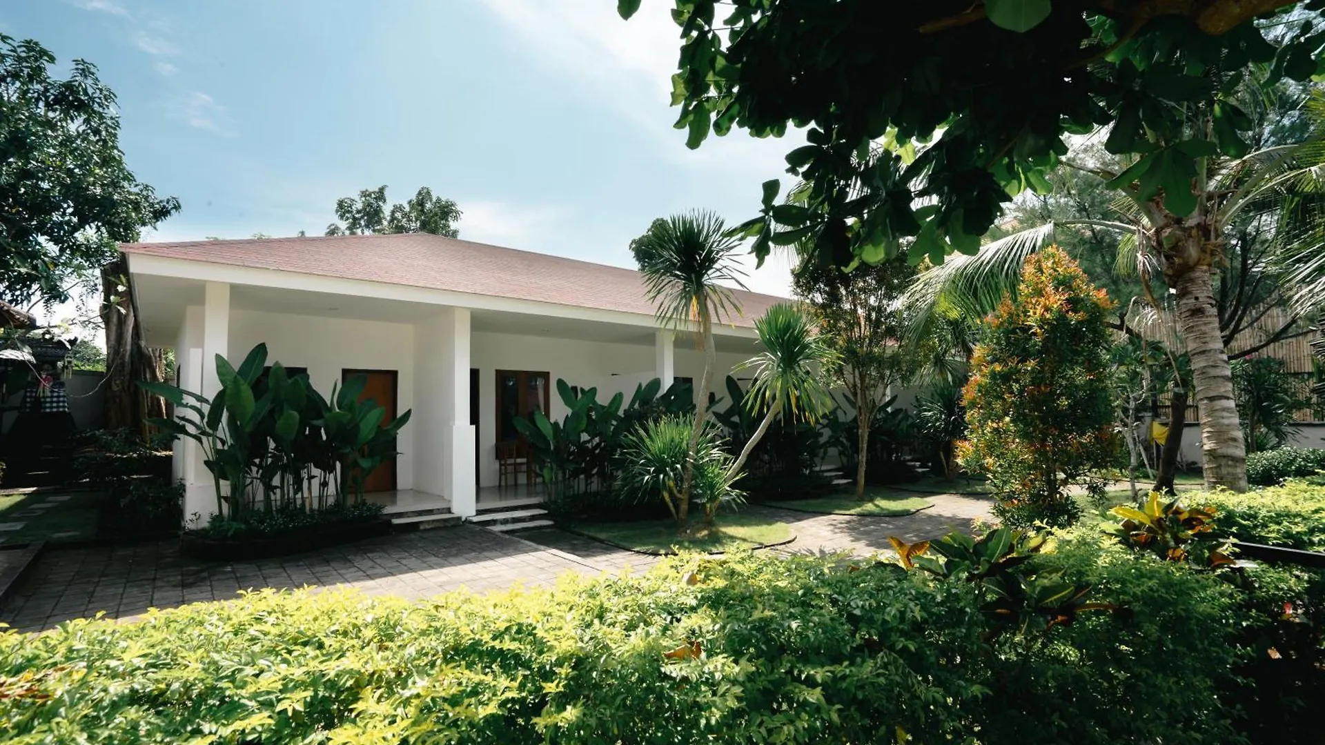 Zena Surf Suite Pecatu  3*, Pecatu (Bali)